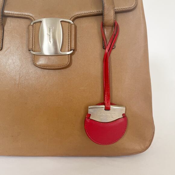 FERRAGAMO Red Leather Bag Charm & VALENTINO Vintage Coin Kiss Lock Pouch - Picture 8 of 11